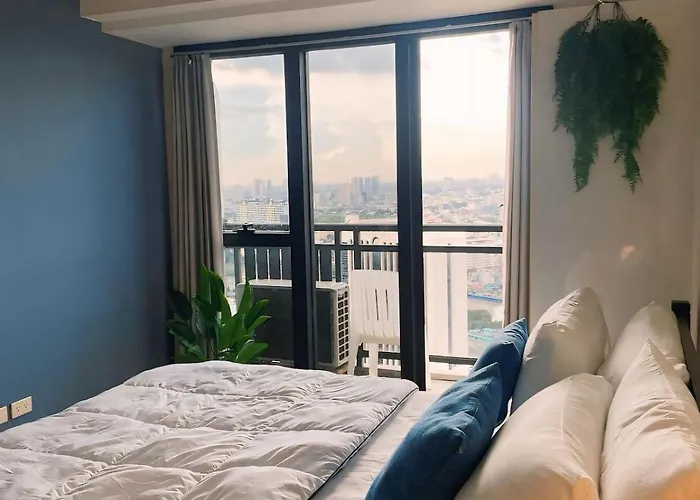 Poblacion Makati With Free Pool, Gym And Smart Tv And Fast Wifi *