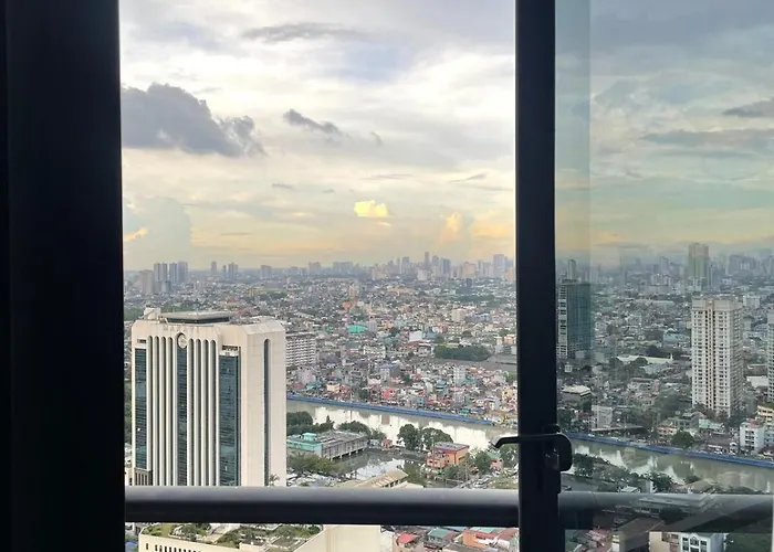 Poblacion Makati With Free Pool, Gym And Smart Tv And Fast Wifi * Manila