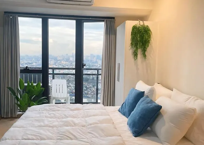 Poblacion Makati With Free Pool, Gym And Smart Tv And Fast Wifi * Manila