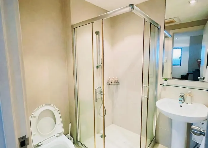 Apartamento Poblacion Makati With Free Pool, Gym And Smart Tv And Fast Wifi *