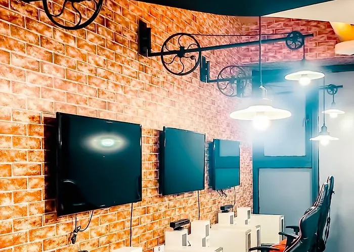 Apartamento Poblacion Makati With Free Pool, Gym And Smart Tv And Fast Wifi