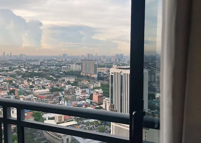 Poblacion Makati With Free Pool, Gym And Smart Tv And Fast Wifi *