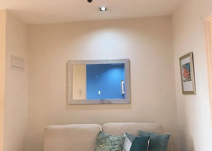 Poblacion Makati With Free Pool, Gym And Smart Tv And Fast Wifi Manila