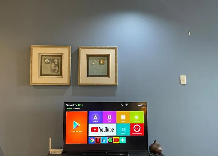 Poblacion Makati With Free Pool, Gym And Smart Tv And Fast Wifi Manila