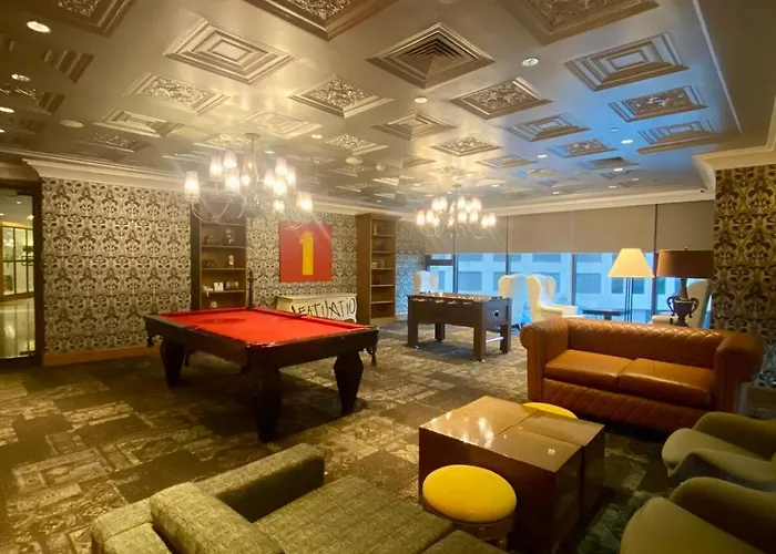 Apartamento Poblacion Makati With Free Pool, Gym And Smart Tv And Fast Wifi